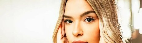 Andrea Mengual actriz de arte galerías