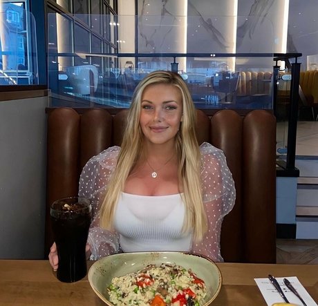 tetas grandes chorreando onlyfans caliente desnudo galerías