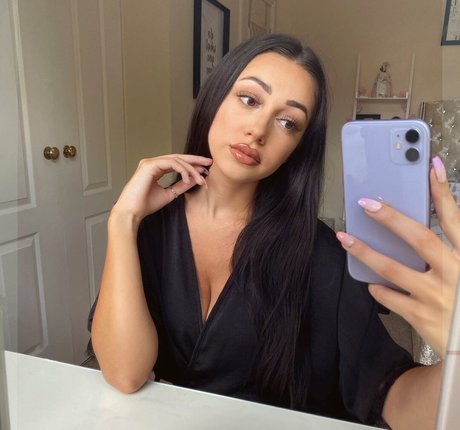 Chloe Reynolds modelo sexy galerías