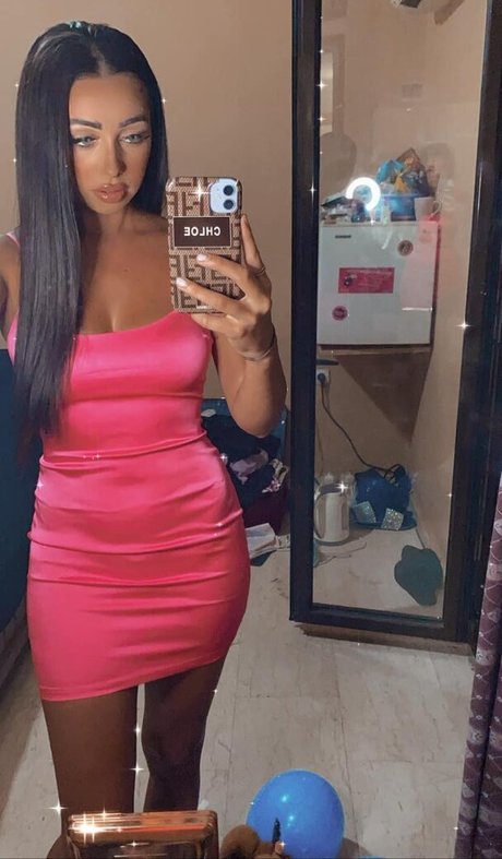 Chloe Reynolds modelo desnuda archivo