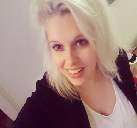 Valentina Morselli modelo atractivo galerías