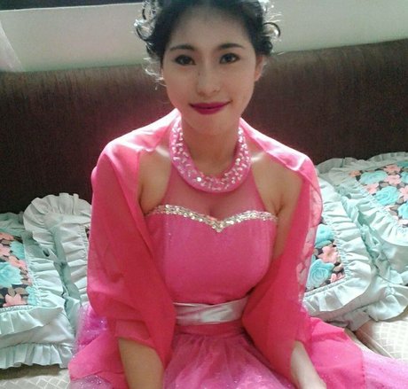 BustyCia modelo archivo