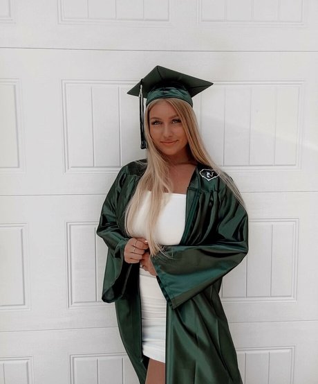 Trinity Charlton buena actriz imagen