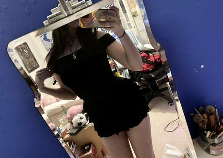 Allykitti actriz atractiva galerías