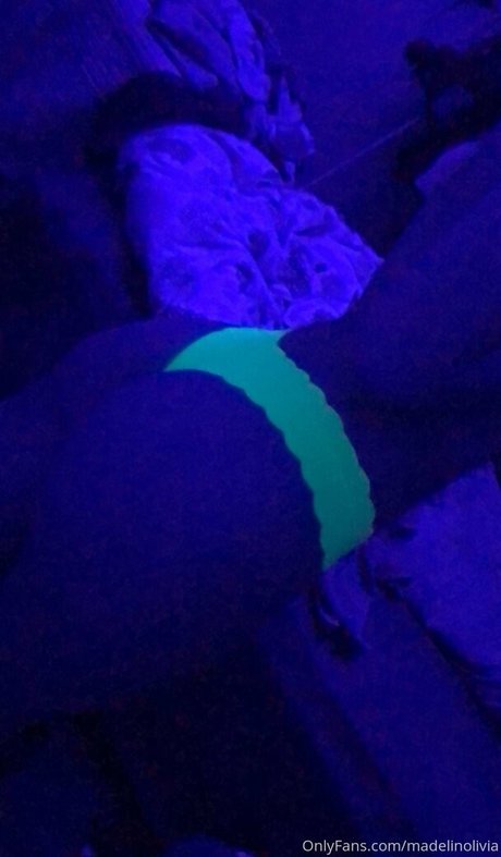 Madelinolivia desnudos de estrellas archivo