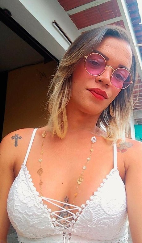 Laiza Lavier estrella porno gratis fotos