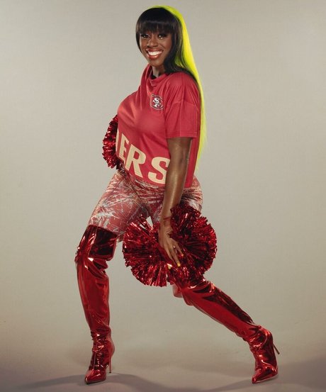 Trinity Fatu modelo hermosa imagen