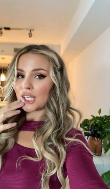 Fcknpeach modelo sexual fotos