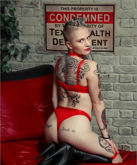 dinkytoy actriz de desnudos archivo