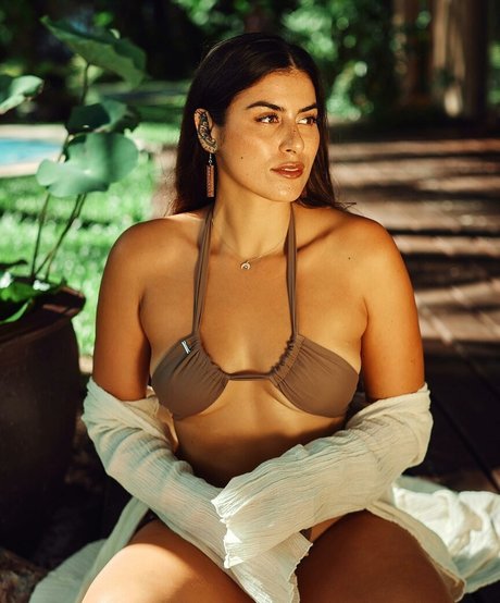 Chelsea Mcgehee actriz desnuda galerías