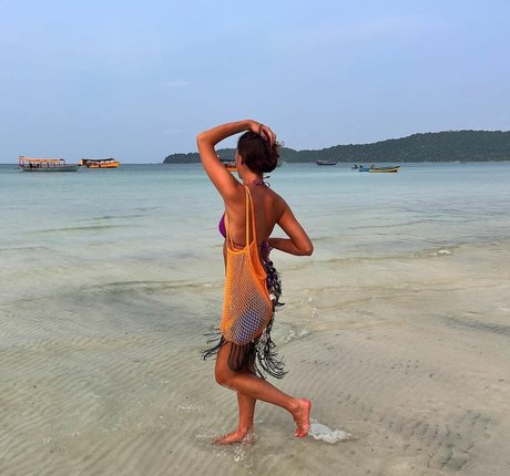 Eloise Webb estrella desnuda foto