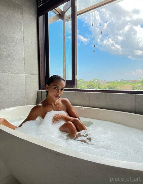 Carla PieceArt modelo desnudos imágenes