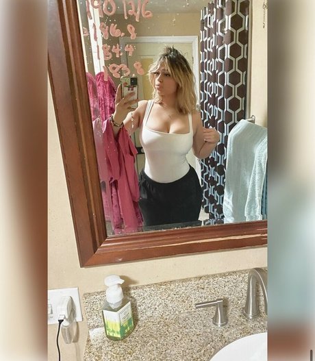 luvedbyhannah xxx estrella porno imagen