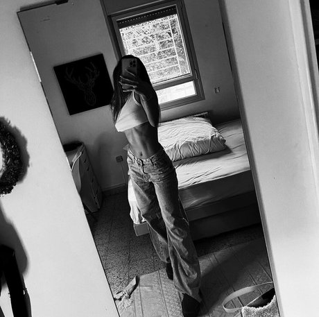 Aluma Dahuki estrella porno de arte imágenes