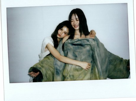 Hanni Pham estrella exclusiva galerías