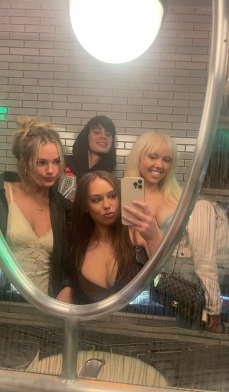 Kam Beahm estrella porno de arte foto