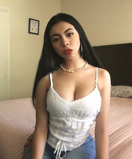 Fatima Guevara desnudos estrella imágenes