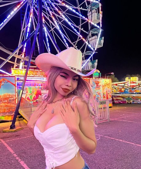 Fatima Guevara modelo erótico foto