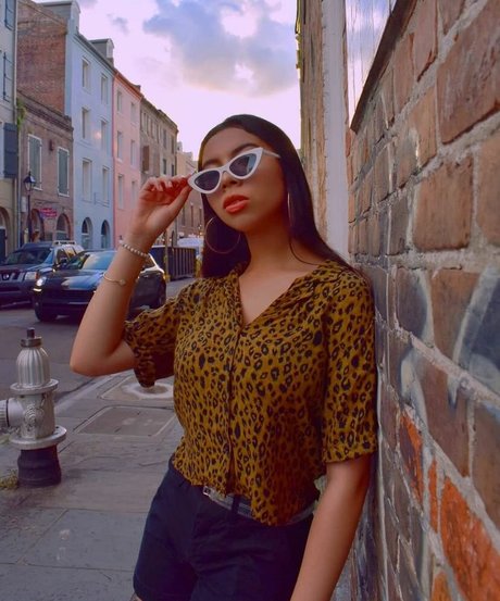 Fatima Guevara modelo gratis recopilación