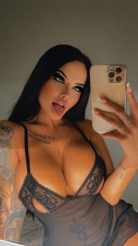 Enise Sude mejor actriz fotos