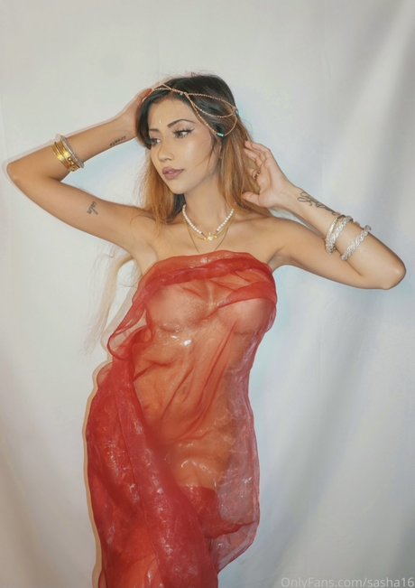 Sakshi Chopra actriz xxx galerías