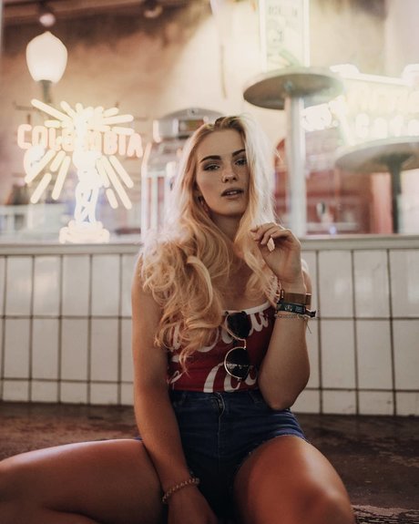 Alrun Steiner_ estrella porno superior galerías