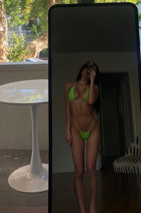 Laura Lindstrom modelo superior foto