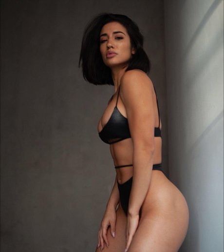 Alicia Arrietta_ estrella porno bonita galería