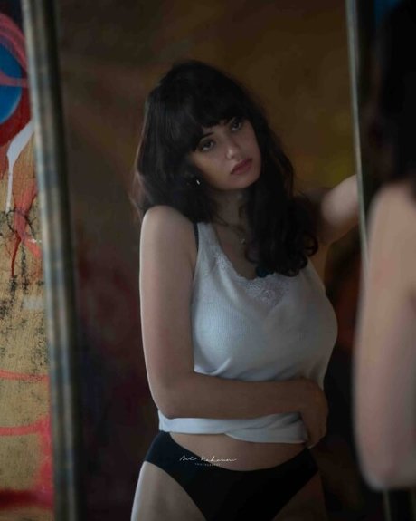 Linoy Tavore actriz erótica galería