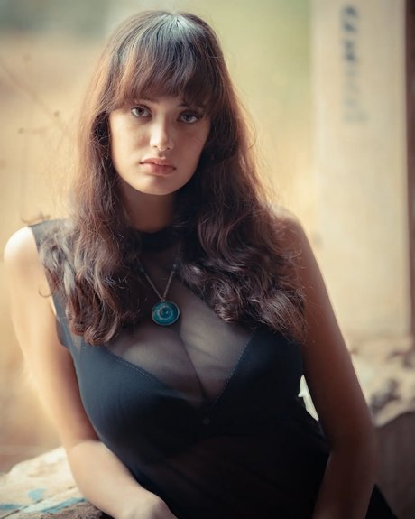 Linoy Tavore actriz de alta definición imagen