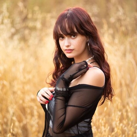 Linoy Tavore estrella de alta calidad foto