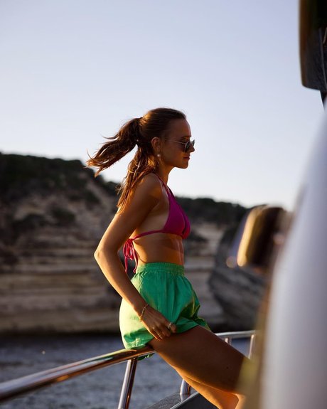 Charlotte Sine actriz de arte recopilación