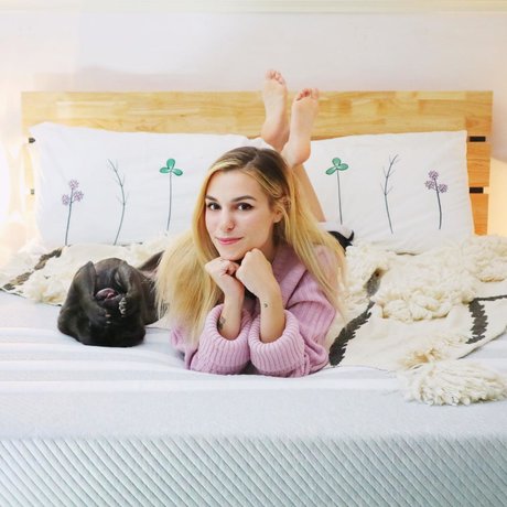 Marzia Kjellberg actriz atractiva galería