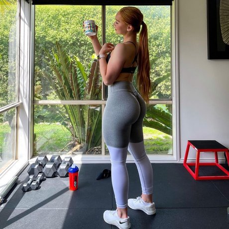 Amber J Smith actriz desnuda fotos