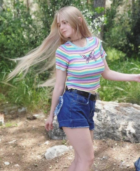 Invaderdd Dee Mente actriz erótica galería