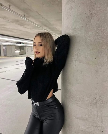 Letsnastja_ estrella del arte galerías