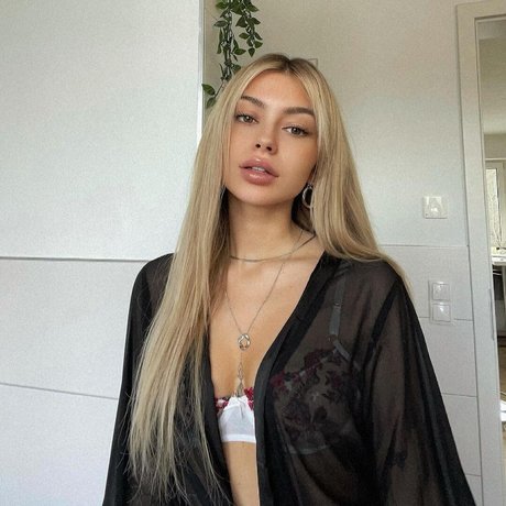 Linabmn modelo de alta calidad imagen