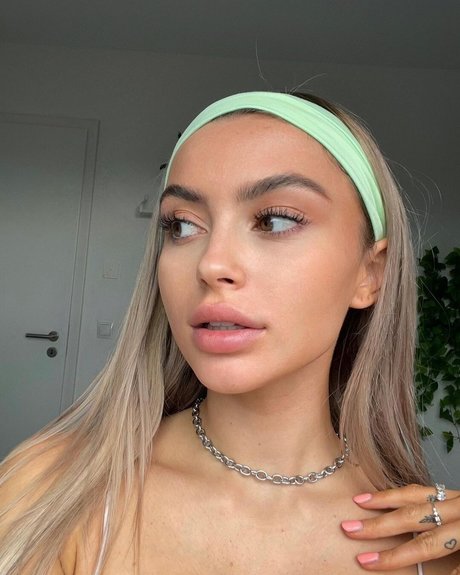 Linabmn modelo mejor galería