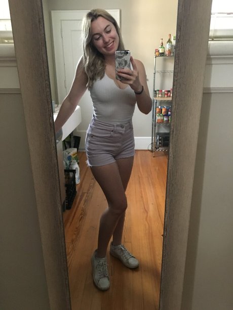 Nicfegan modelo porno galería