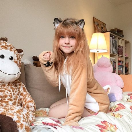 Lilsolle Chickpii hermosa actriz fotos