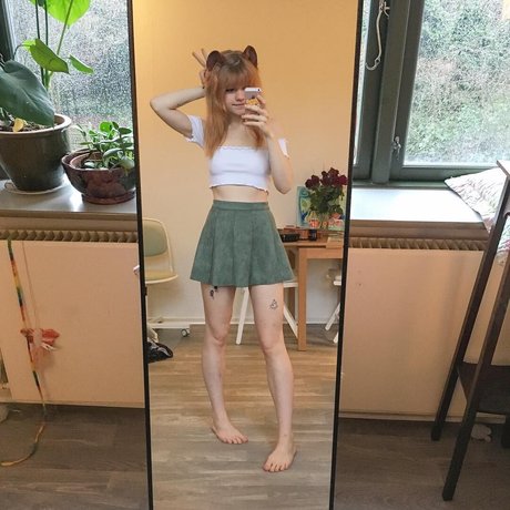 Lilsolle Chickpii modelo libre galería