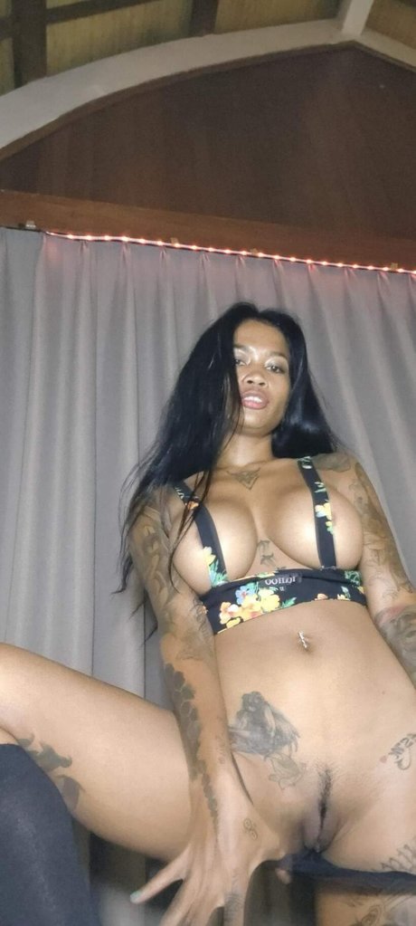 Zarah Leema actriz sexual imagen