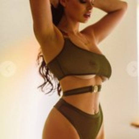 Lily Van Dyke bonita actriz galerías