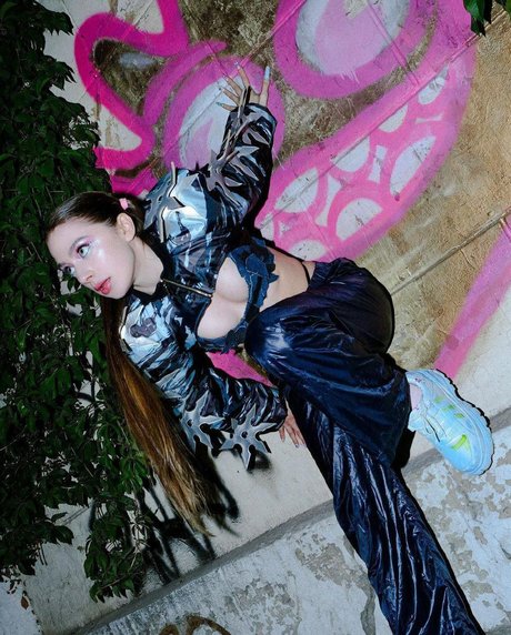 Maybe Baby desnudos de modelos imagen