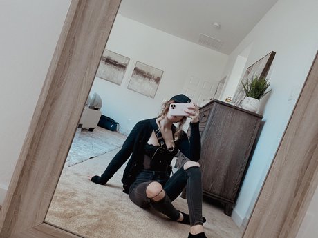 Knights Ry modelo atractivo foto