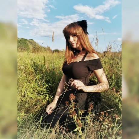 Nekuma_ estrella porno erótica imágenes