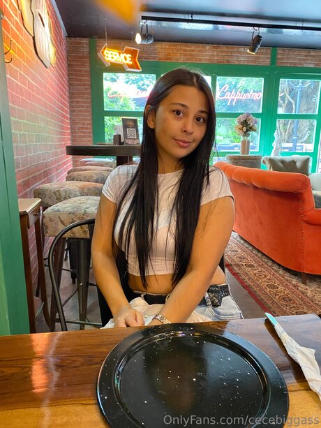 Cecebiggass modelo superior imágenes