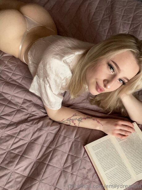 Emilydreamm xxx estrella porno galería