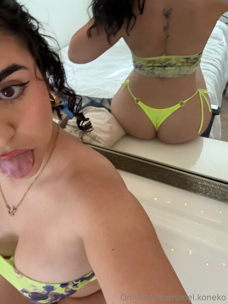 Mel Koneko estrella adulta galería