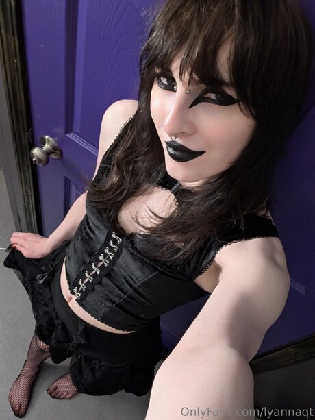 Lyannaqt modelo gratis galerías